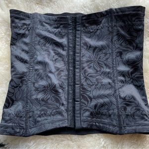 Beautiful shapewear corset for waist slimming - hardly worn, like new!